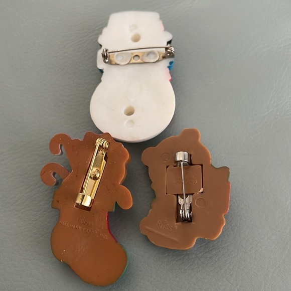 Three 1980’s Plastic Christmas Brooches - Picture 2 of 4